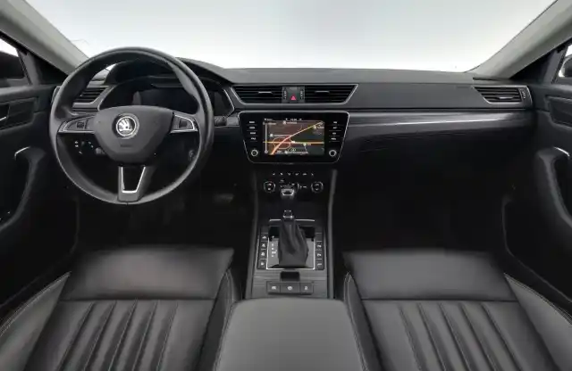 Musta Farmari, Skoda Superb – COT-451