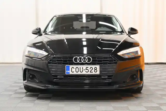 Musta Viistoperä, Audi A5 – COU-528