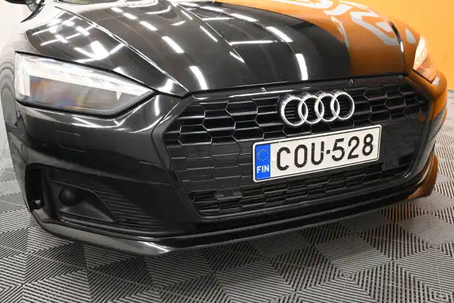 Musta Viistoperä, Audi A5 – COU-528