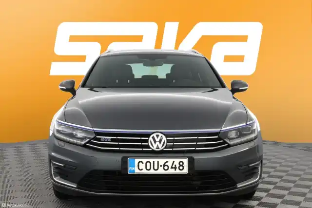 Harmaa Farmari, Volkswagen Passat – COU-648