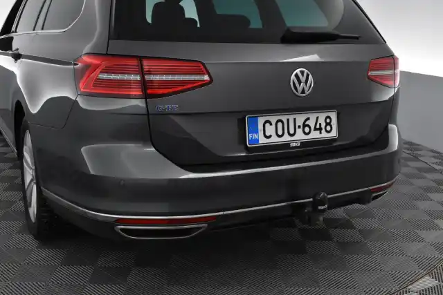 Harmaa Farmari, Volkswagen Passat – COU-648