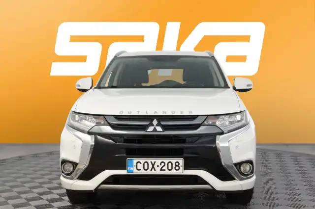 Valkoinen Farmari, Mitsubishi Outlander PHEV – COX-208