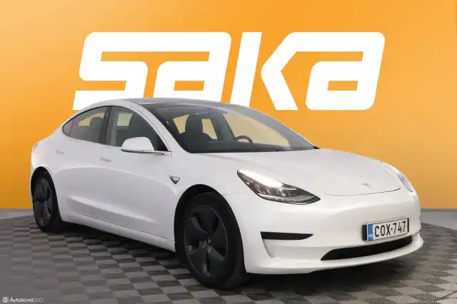 Valkoinen Sedan, Tesla Model 3 – COX-747
