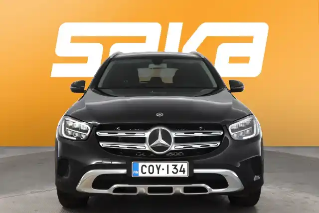 Harmaa Maastoauto, Mercedes-Benz GLC – COY-134