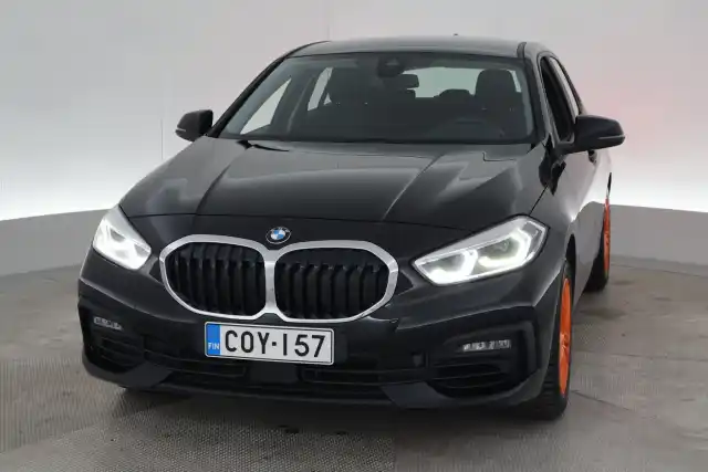 Musta Viistoperä, BMW 118 – COY-157