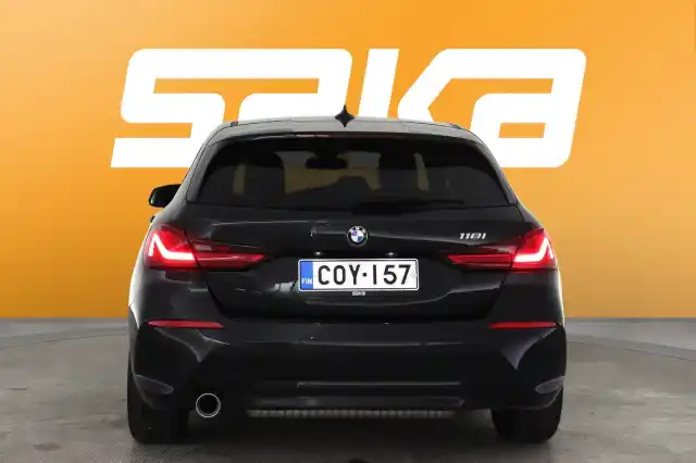 Musta Viistoperä, BMW 118 – COY-157