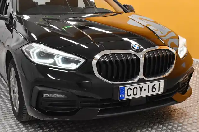 Musta Viistoperä, BMW 118 – COY-161