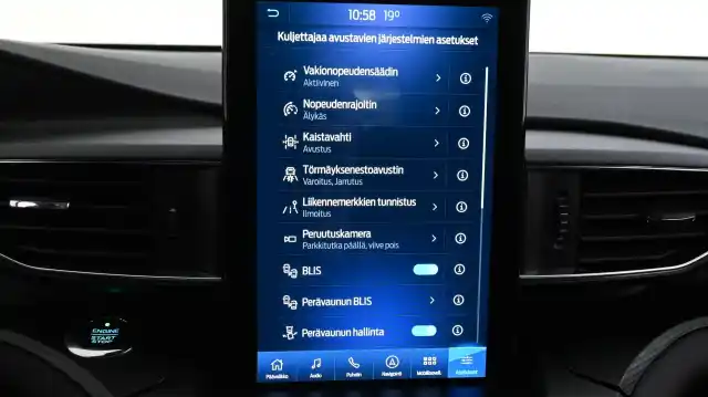 Musta Maastoauto, Ford Explorer – COY-169