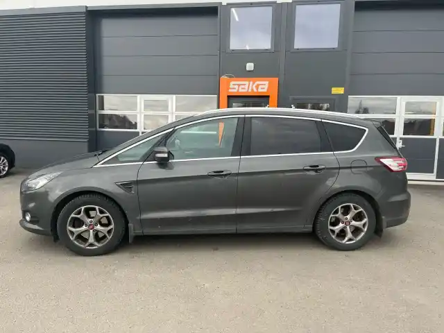 Harmaa Tila-auto, Ford S-Max – COY-179