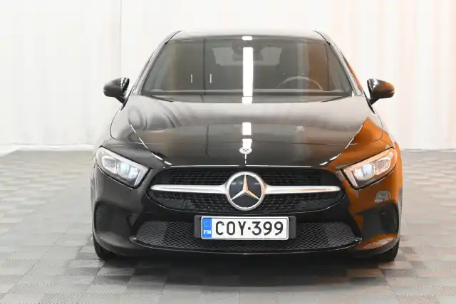 Musta Sedan, Mercedes-Benz A – COY-399