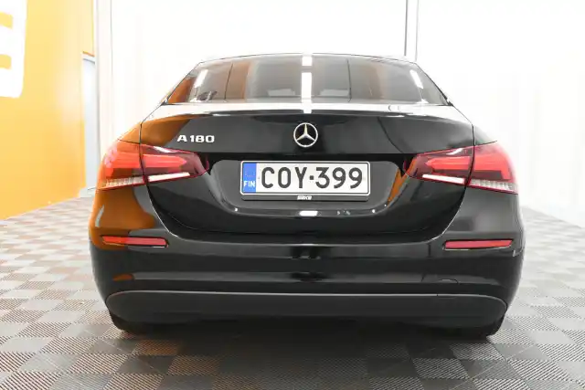 Musta Sedan, Mercedes-Benz A – COY-399