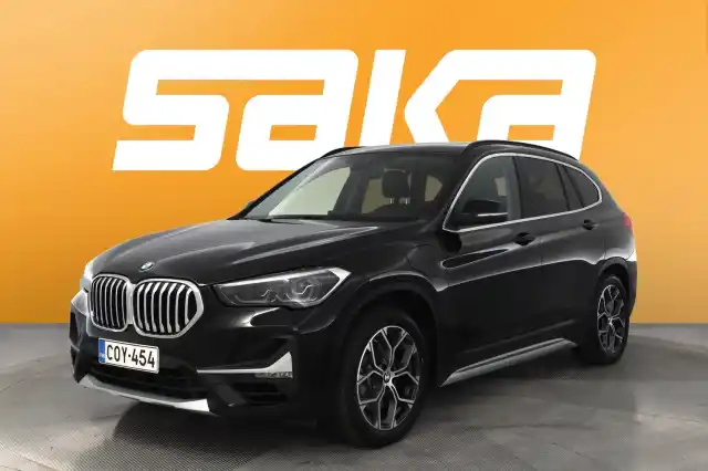 Musta Maastoauto, BMW X1 – COY-454