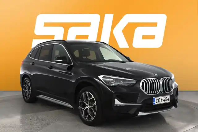 Musta Maastoauto, BMW X1 – COY-454