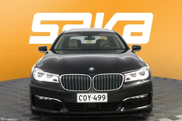 Musta Sedan, BMW 740 – COY-499