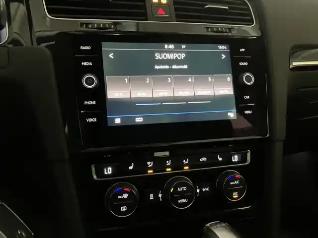 Keltainen Viistoperä, Volkswagen Golf – COY-945