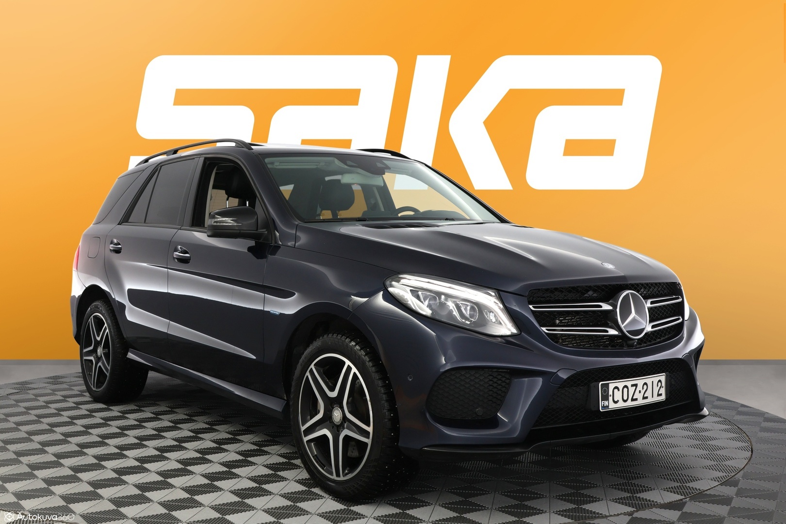 Sininen Maastoauto, Mercedes-Benz GLE – COZ-212