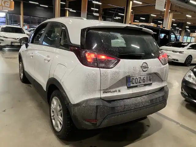 Valkoinen Maastoauto, Opel Crossland X – COZ-614