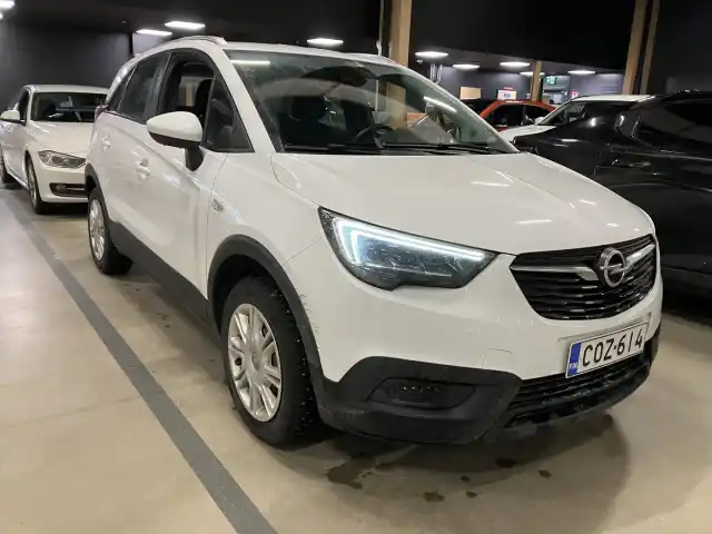 Valkoinen Maastoauto, Opel Crossland X – COZ-614