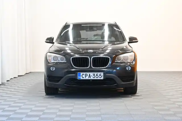 Musta Maastoauto, BMW X1 – CPA-355