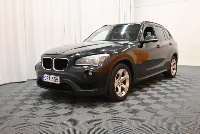 Musta Maastoauto, BMW X1 – CPA-355