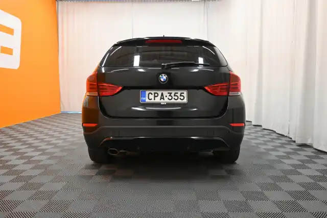 Musta Maastoauto, BMW X1 – CPA-355