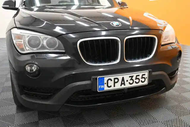 Musta Maastoauto, BMW X1 – CPA-355