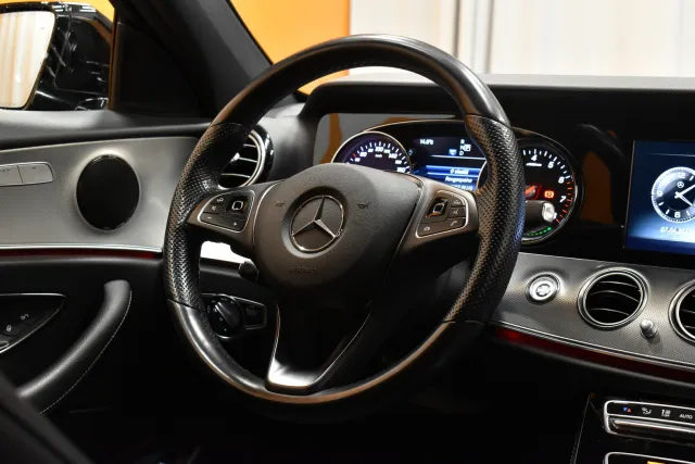 Musta Sedan, Mercedes-Benz E – CPA-506