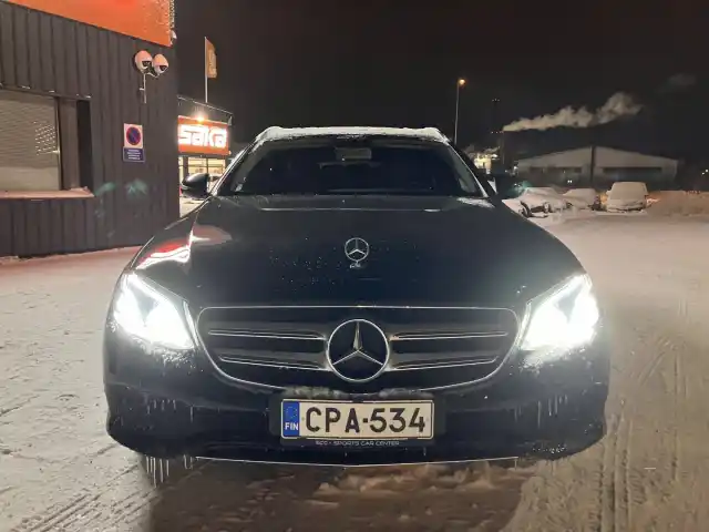 Musta Farmari, Mercedes-Benz E – CPA-534