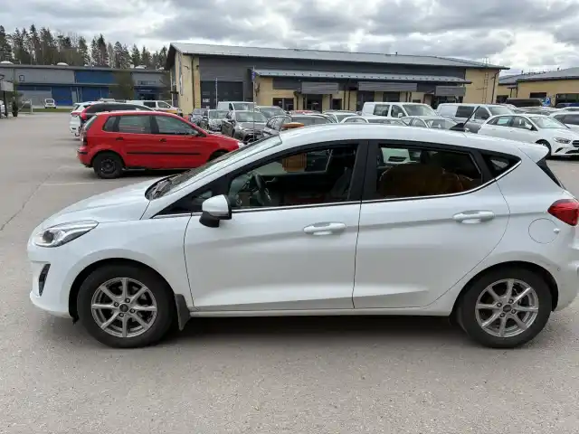 Valkoinen Viistoperä, Ford Fiesta – CPA-939