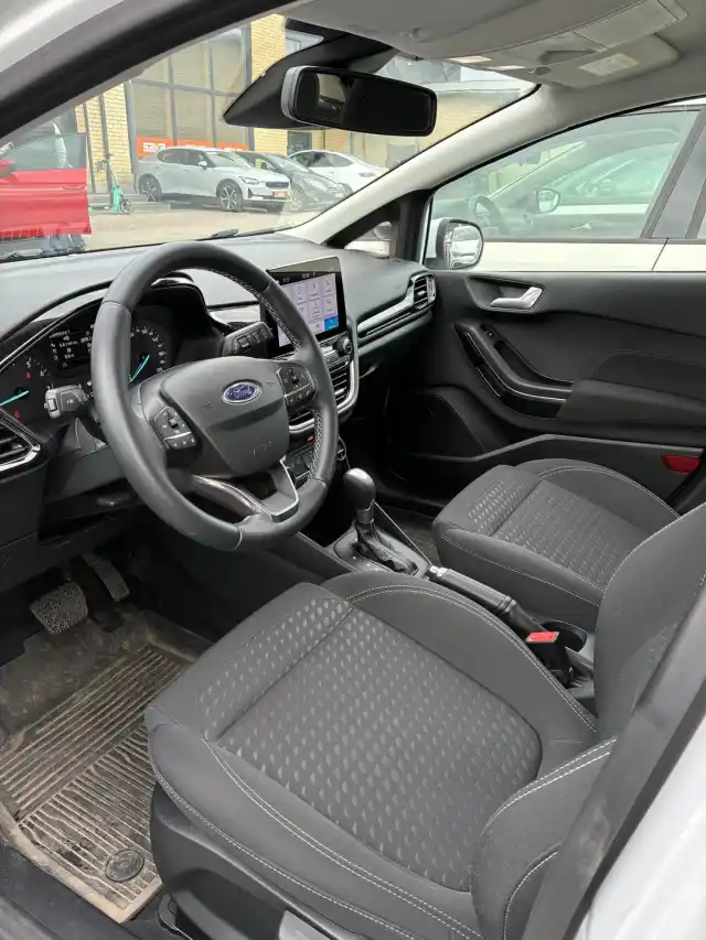 Valkoinen Viistoperä, Ford Fiesta – CPA-939