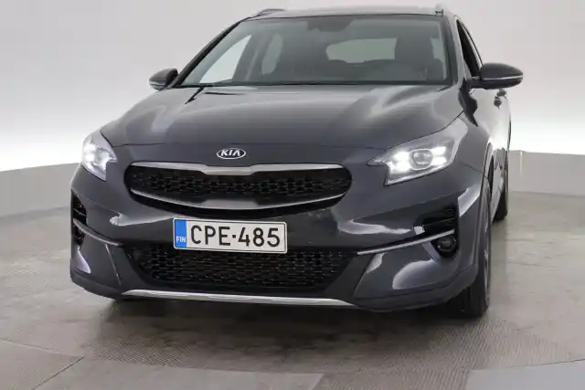 Harmaa Viistoperä, Kia XCeed – CPE-485