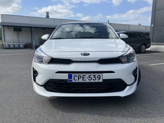 Valkoinen Viistoperä, Kia Rio – CPE-539