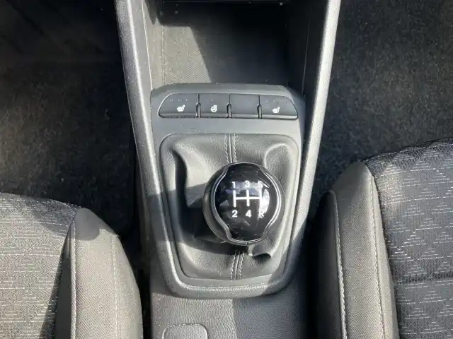 Valkoinen Viistoperä, Kia Rio – CPE-539