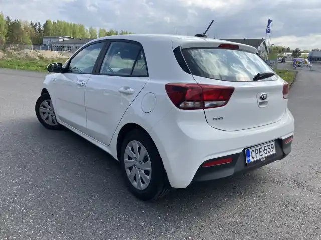 Valkoinen Viistoperä, Kia Rio – CPE-539