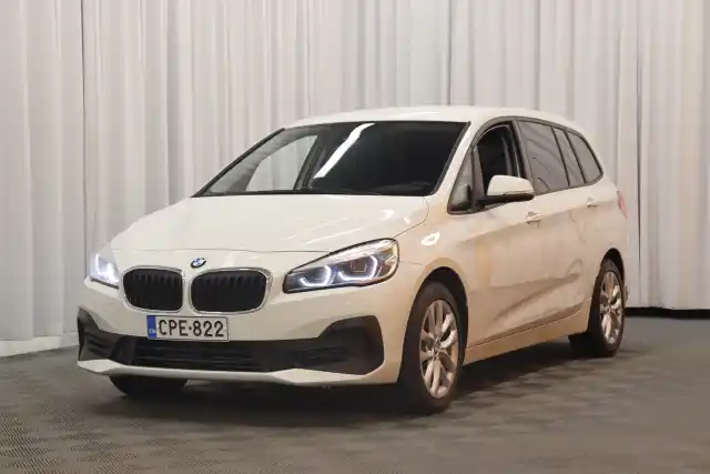 Valkoinen Tila-auto, BMW 218 – CPE-822