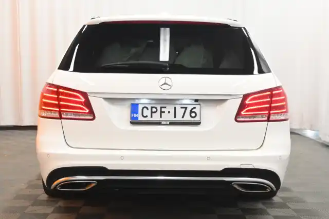 Valkoinen Farmari, Mercedes-Benz E – CPF-176