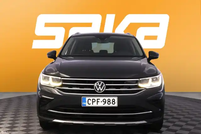 Harmaa Maastoauto, Volkswagen Tiguan – CPF-988
