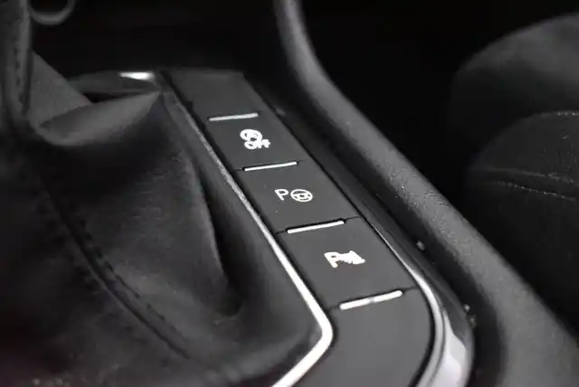 Harmaa Maastoauto, Volkswagen Tiguan – CPF-988