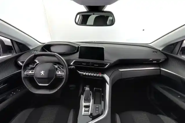 Valkoinen Maastoauto, Peugeot 5008 – CPG-860