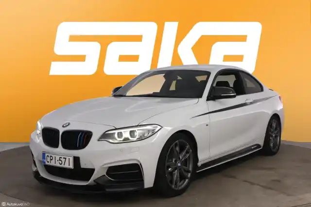 Valkoinen Coupe, BMW M235I – CPI-571