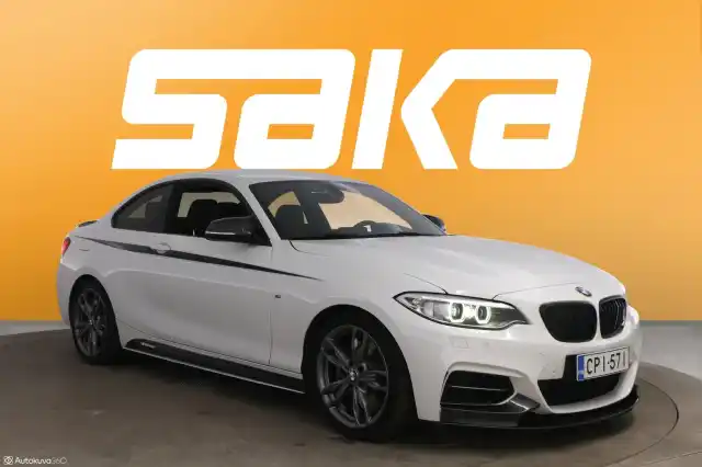 Valkoinen Coupe, BMW M235I – CPI-571