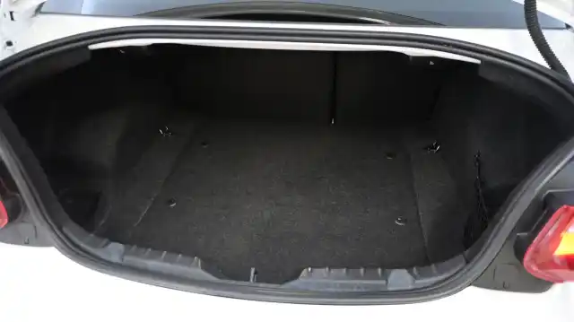 Valkoinen Coupe, BMW M235I – CPI-571
