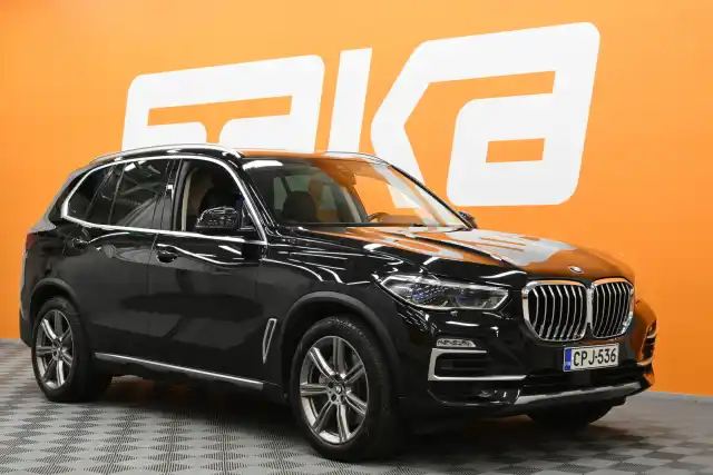 Musta Maastoauto, BMW X5 – CPJ-536