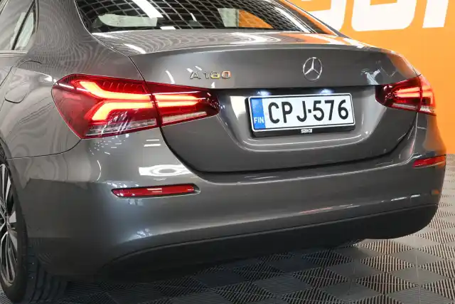 Harmaa Sedan, Mercedes-Benz A – CPJ-576