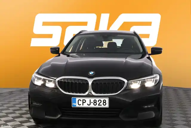 Musta Farmari, BMW 320 – CPJ-828