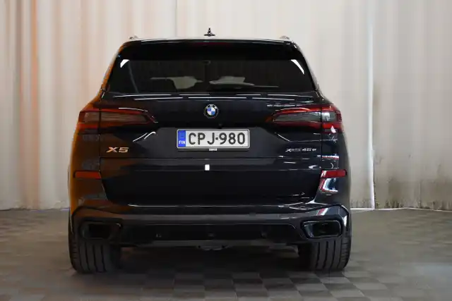 Musta Maastoauto, BMW X5 – CPJ-980