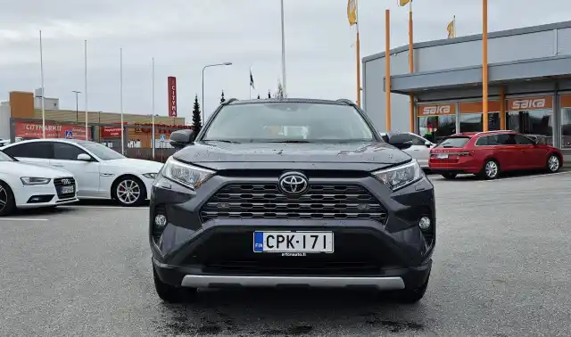 Harmaa Maastoauto, Toyota RAV4 – CPK-171
