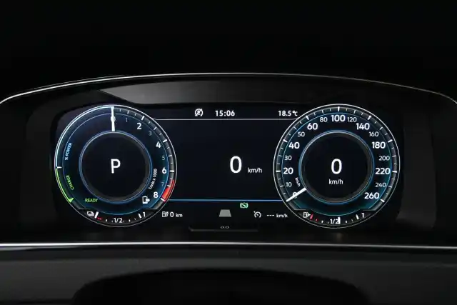 Valkoinen Viistoperä, Volkswagen Golf – CPL-612