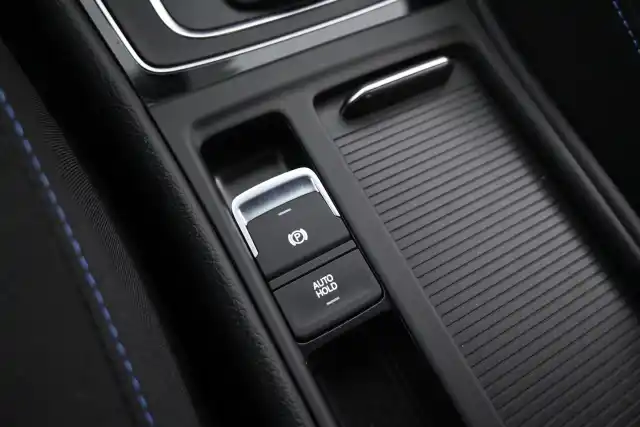 Valkoinen Viistoperä, Volkswagen Golf – CPL-612