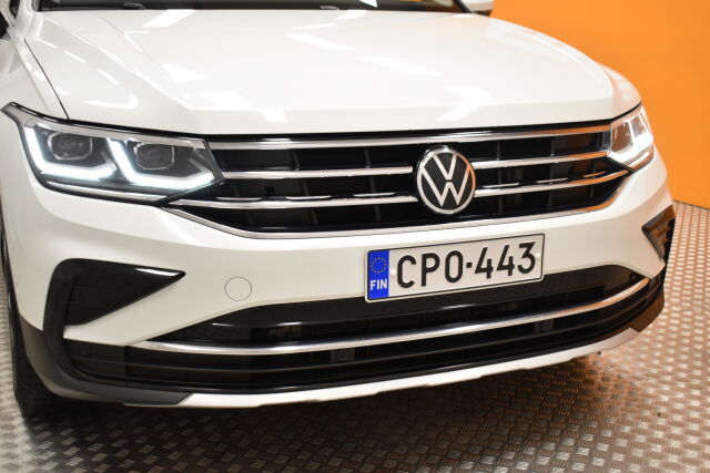 Valkoinen Maastoauto, Volkswagen Tiguan – CPO-443